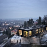 Prudký svah jako výzva: Vila Sidonius vznikla tam, kde by jiní nestavěli. Foto: Filip Šlapal Prudký svah jako výzva: Vila Sidonius vznikla tam, kde by jiní nestavěli. Foto: Filip Šlapal