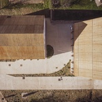 Tím druhým cílem pak bylo dosažení vyšší kvality prostředí pro život uvnitř vystavěných objektů. Foto: Alberto Amores