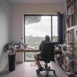 S kaplí za zády, s řekou pod sebou. Přístavba z Francie umí splynout s místem. Foto: Vladimir Jamet S kaplí za zády, s řekou pod sebou. Přístavba z Francie umí splynout s místem. Foto: Vladimir Jamet