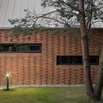 Bydlení pro muže, který sázel stromy. Polský lesní dům korunuje čtvrtstoletí krásné práce Bydlení pro muže, který sázel stromy. Polský lesní dům korunuje čtvrtstoletí krásné práce