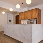 Interiér prodejny 1.NP. Foto: BoysPlayNice