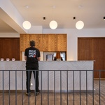 Interiér prodejny 1.NP. Foto: BoysPlayNice