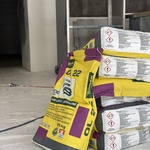 Flexibilní lepidla na keramickou dlažbu a obklady se užívají na zátěžové prostředí (exteriéry, podlahové vytápění atp.). Zdroj: Bralep s.r.o. Flexibilní lepidla na keramickou dlažbu a obklady se užívají na zátěžové prostředí (exteriéry, podlahové vytápění atp.). Zdroj: Bralep s.r.o.