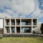 Život v kostce. Casa Rocha se vymyká konvencím. Je to špatně? Foto: Ivo Tavares Studio