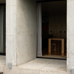 Život v kostce. Casa Rocha se vymyká konvencím. Je to špatně? Foto: Ivo Tavares Studio