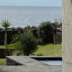 Život v kostce. Casa Rocha se vymyká konvencím. Je to špatně? Foto: Ivo Tavares Studio