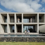 Život v kostce. Casa Rocha se vymyká konvencím. Je to špatně? Foto: Ivo Tavares Studio