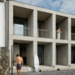 Život v kostce. Casa Rocha se vymyká konvencím. Je to špatně? Foto: Ivo Tavares Studio