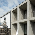 Život v kostce. Casa Rocha se vymyká konvencím. Je to špatně? Foto: Ivo Tavares Studio