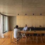 Život v kostce. Casa Rocha se vymyká konvencím. Je to špatně? Foto: Ivo Tavares Studio