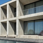 Život v kostce. Casa Rocha se vymyká konvencím. Je to špatně? Foto: Ivo Tavares Studio