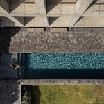 Život v kostce. Casa Rocha se vymyká konvencím. Je to špatně? Foto: Ivo Tavares Studio