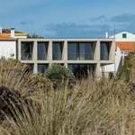 Život v kostce. Casa Rocha se vymyká konvencím. Je to špatně? Foto: Ivo Tavares Studio