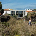 Život v kostce. Casa Rocha se vymyká konvencím. Je to špatně? Foto: Ivo Tavares Studio