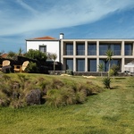 Život v kostce. Casa Rocha se vymyká konvencím. Je to špatně? Foto: Ivo Tavares Studio