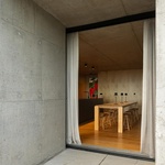 Život v kostce. Casa Rocha se vymyká konvencím. Je to špatně? Foto: Ivo Tavares Studio