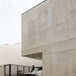 Život v kostce. Casa Rocha se vymyká konvencím. Je to špatně? Foto: Ivo Tavares Studio