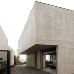 Život v kostce. Casa Rocha se vymyká konvencím. Je to špatně? Foto: Ivo Tavares Studio