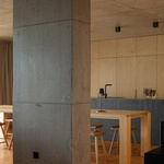 Život v kostce. Casa Rocha se vymyká konvencím. Je to špatně? Foto: Ivo Tavares Studio