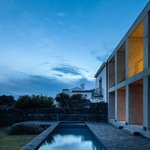 Život v kostce. Casa Rocha se vymyká konvencím. Je to špatně? Foto: Ivo Tavares Studio