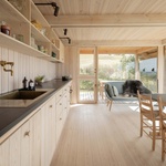 Paralelně se záchranou původního domu Vejrhøj rostla nová stavba, reinterpretací někdejšího návrhu. Vejrhøj verze 2.0, chtělo by se říct. Foto: Andrea Agatzke