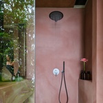 Hygienické zařízení v přízemí. Foto: BoysPlayNice