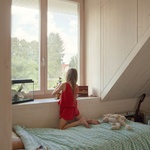 House Comet vychází z toho, že dům má „žít pro své obyvatele“ a – kvůli pohodě – umožňovat jim neustálý kontakt s vnějším prostředím. Foto: Madara Kuplā House Comet vychází z toho, že dům má „žít pro své obyvatele“ a – kvůli pohodě – umožňovat jim neustálý kontakt s vnějším prostředím. Foto: Madara Kuplā