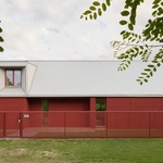 Dům o rozloze 175 metrů čtverečních si své jméno vysloužil adresou. Podle své polohy na ulici Komētas Iela, neboli Ulici Komet, na rižském předměstí. Foto: Madara Kuplā Dům o rozloze 175 metrů čtverečních si své jméno vysloužil adresou. Podle své polohy na ulici Komētas Iela, neboli Ulici Komet, na rižském předměstí. Foto: Madara Kuplā