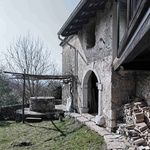 K neuvěření. Dům bez konce je lekcí v umění pomalé rekonstrukce. Foto: Janez Martini K neuvěření. Dům bez konce je lekcí v umění pomalé rekonstrukce. Foto: Janez Martini