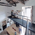 K neuvěření. Dům bez konce je lekcí v umění pomalé rekonstrukce. Foto: Janez Martini K neuvěření. Dům bez konce je lekcí v umění pomalé rekonstrukce. Foto: Janez Martini