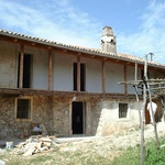 K neuvěření. Dům bez konce je lekcí v umění pomalé rekonstrukce. Foto: Janez Martini K neuvěření. Dům bez konce je lekcí v umění pomalé rekonstrukce. Foto: Janez Martini