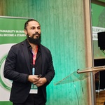 Moein Nodehi na konferenci Šetrné budovy s podtitulem Klimaticky odolné stavby pro udržitelnou budoucnost. Foto: CZGBC