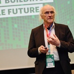 Nick Tyler na konferenci Šetrné budovy s podtitulem Klimaticky odolné stavby pro udržitelnou budoucnost. Foto: CZGBC