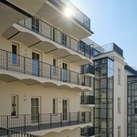 Žižkovským činžovním domům vdechnou nový život a prvorepublikovou noblesu. Zdroj: BoysPlayNice