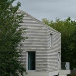 Kaskádový dům na hrázi. Novostavba, která se uměla usadit. Foto: MWA Hart Nibbrig