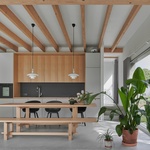 Kaskádový dům na hrázi. Novostavba, která se uměla usadit. Foto: MWA Hart Nibbrig