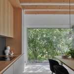 Kaskádový dům na hrázi. Novostavba, která se uměla usadit. Foto: MWA Hart Nibbrig