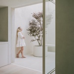 Nestěhujte se, vylepšujte. Přestavba starých garáží vytvořila důstojné rodinné bydlení. Foto: Lorenzo Zandri Nestěhujte se, vylepšujte. Přestavba starých garáží vytvořila důstojné rodinné bydlení. Foto: Lorenzo Zandri