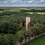 Věž poskytuje úkryt pro netopýry žijící na stromech, díky speciálnímu použití dřeva. Foto: Koen Mol