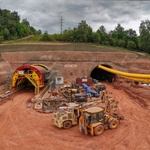 Sdružení společností Metrostav TBR a Subterra pokračuje na stavbě dálnice D11 u Trutnova v ražbách tunelu Opevnění. Zdroj foto: Metrostav TBR Sdružení společností Metrostav TBR a Subterra pokračuje na stavbě dálnice D11 u Trutnova v ražbách tunelu Opevnění. Zdroj foto: Metrostav TBR