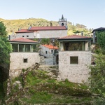 Studio Oitoo bylo pozváno k vypracování návrhu na rekonstrukci a rozšíření dvou žulových ruin, nacházejících se ve vesničce Sistelo. Foto: Attilio Fiumarella