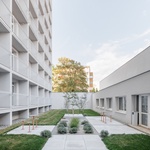 Pohled jižní do atria u vstupu. Foto: Matej Hakár