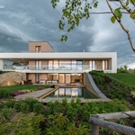Luxusní třípodlažní vila ve svahu // Berounsko. Zdroj: Master Design s.r.o.