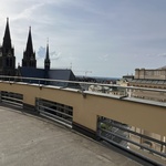 Dívky mohly z třídy vyjít na balkon s výhledem na náměstí. Foto: Ing. arch. Josef Matyska Dívky mohly z třídy vyjít na balkon s výhledem na náměstí. Foto: Ing. arch. Josef Matyska