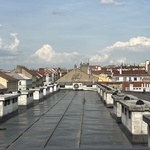 Komínky zajišťující cirkulaci vzduchu. Foto: Ing. arch. Josef Matyska Komínky zajišťující cirkulaci vzduchu. Foto: Ing. arch. Josef Matyska