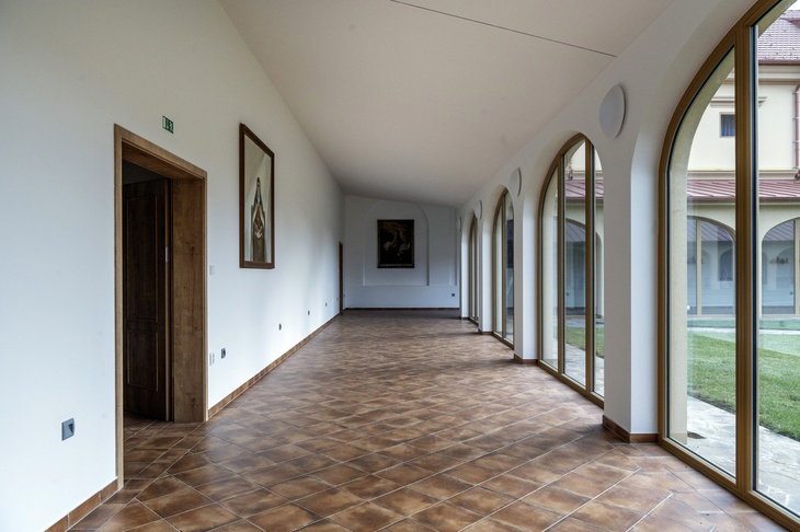 Z bývalého statku je klášter – Karmel sv. Josefa – podlahové vytápění RAUTHERM a Varionova. Zdroj: REHAU s.r.o.