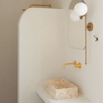 Hygienické zařízení menšího domu. Foto: Cosimo Calabrese, Duotono Fotografia