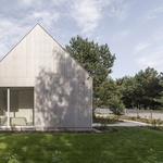 Zapomeňte na exotiku, architektura odpočinku leží v polských Mazurech. Foto: Jakub Certowicz https://www.jakubcertowicz.pl/ Zapomeňte na exotiku, architektura odpočinku leží v polských Mazurech. Foto: Jakub Certowicz https://www.jakubcertowicz.pl/