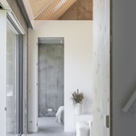 Zapomeňte na exotiku, architektura odpočinku leží v polských Mazurech. Foto: Jakub Certowicz https://www.jakubcertowicz.pl/ Zapomeňte na exotiku, architektura odpočinku leží v polských Mazurech. Foto: Jakub Certowicz https://www.jakubcertowicz.pl/