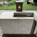 Náměstí Jiřího z Poděbrad s odstupem: Žádná proměna důležitého místa se neobejde bez kritiky. Kvalitu prověří čas. Zdroj: Ing. arch. Josef Matyska Náměstí Jiřího z Poděbrad s odstupem: Žádná proměna důležitého místa se neobejde bez kritiky. Kvalitu prověří čas. Zdroj: Ing. arch. Josef Matyska